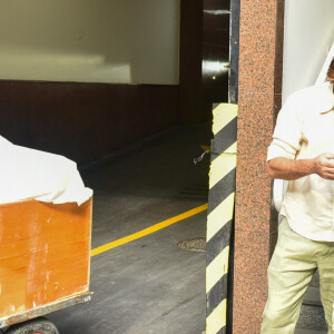 Alana significa, sob o manto branco da totalidade e multiplicidade, marco de conquista, harmonia, tranquilidade, e Ayọ imanta o nome com a palavra 'Alegria' em Ioruba