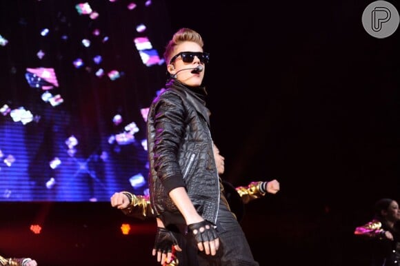 Justin Bieber caiu desacordado no chão do backstage quando faltava apenas quatro músicas para terminar o show