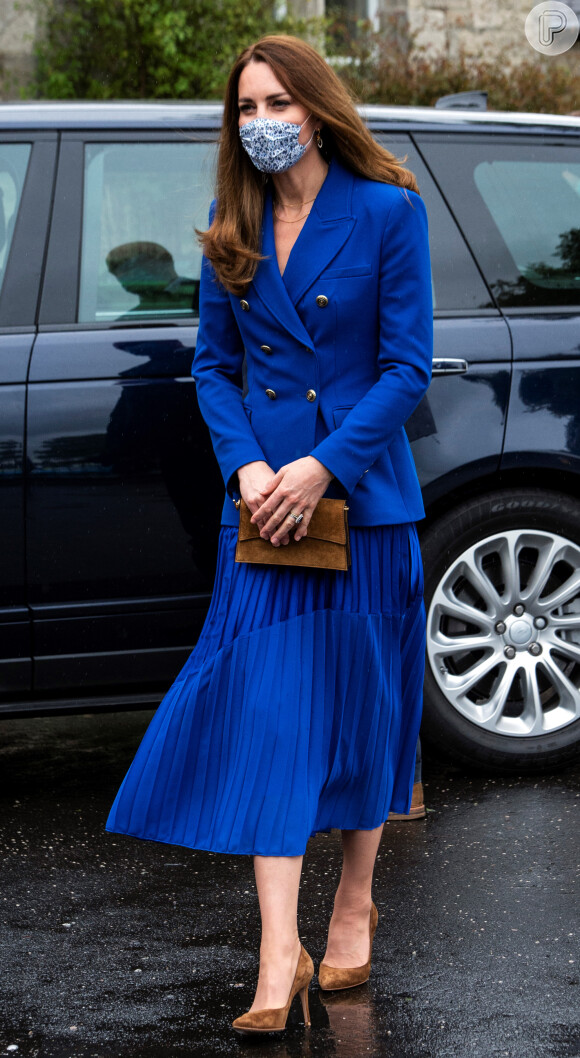 Kate Middleton usou um look idêntico ao de Lady Di em viagem à mesma cidade visitada pela sogra
