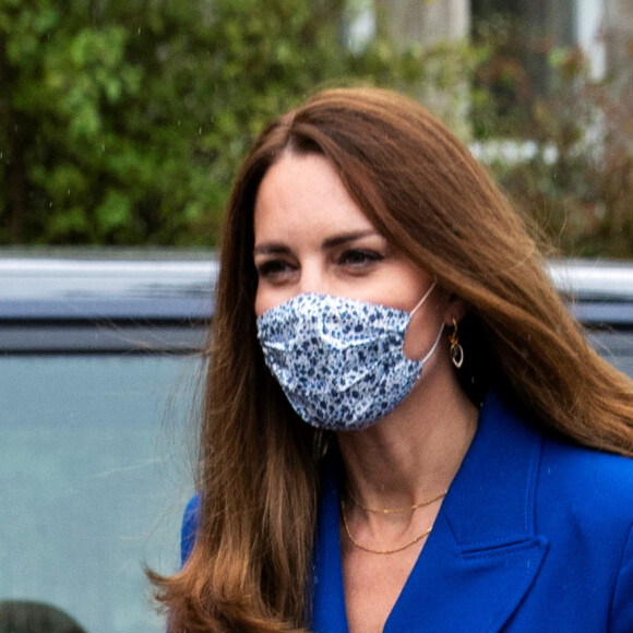 Kate Middleton recria look usado por Princesa Diana há 29 anos. Compare fotos!
