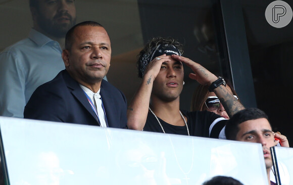 Pai de Neymar dispara: 'Se a Nike quer chantagem, armação, vamos para cima da Nike então'