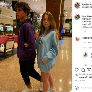 Igor Jansen e Sophia Valverde apareceram de braços dados em foto