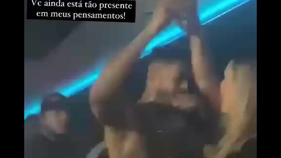 Deolane Bezerra exibe vídeo beijando MC Kevin em balada momentos antes da morte do cantor
