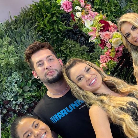 Deolane Bezerra, viúva de MC Kevin, mudou o visual