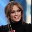 Jennifer Lopez é adepta da curtain bang