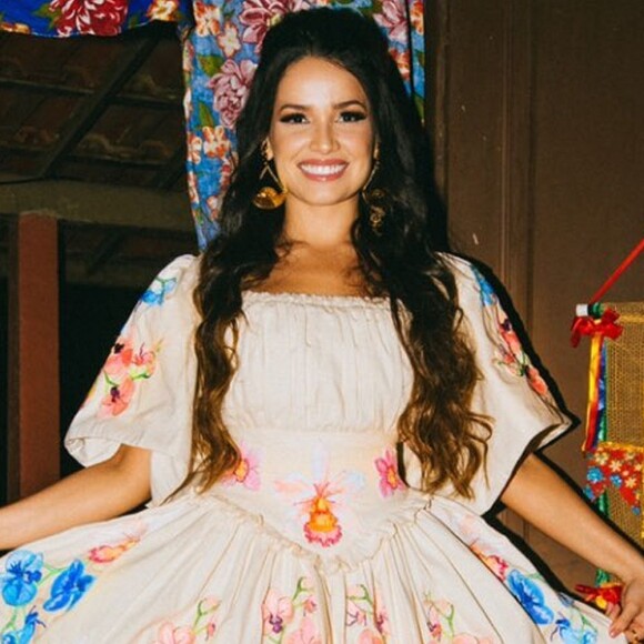 Na live com Elba Ramalho, Juliette optou por look junino