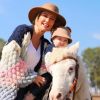 Filha de Ana Paula Siebert e Roberto Justus faz primeiro passeio a cavalo, em 3 de julho de 2021