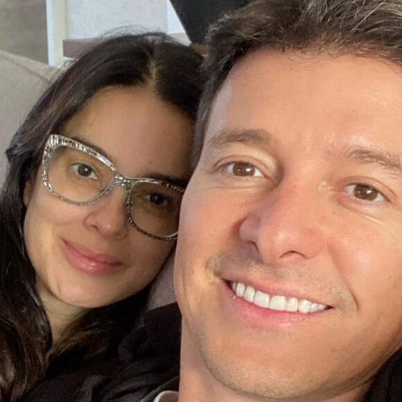 Rodrigo Faro e Vera Viel aparecem juntos em isolamento por Covid-19: 'Uma batalha por dia'