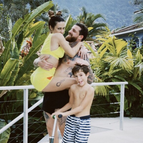 Cleo vai casar com o empresário e modelo Leandro D'Lucca que tem um filho de 8 anos, Gael