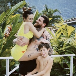 Cleo e Leandro D'Lucca estão juntos desde de 2020, e o empresário tem um filho de casamento anterior, Gael.