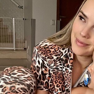 A cantora Thaeme também se assustou com um resfriado da filha mais velha, Liz, esta semana