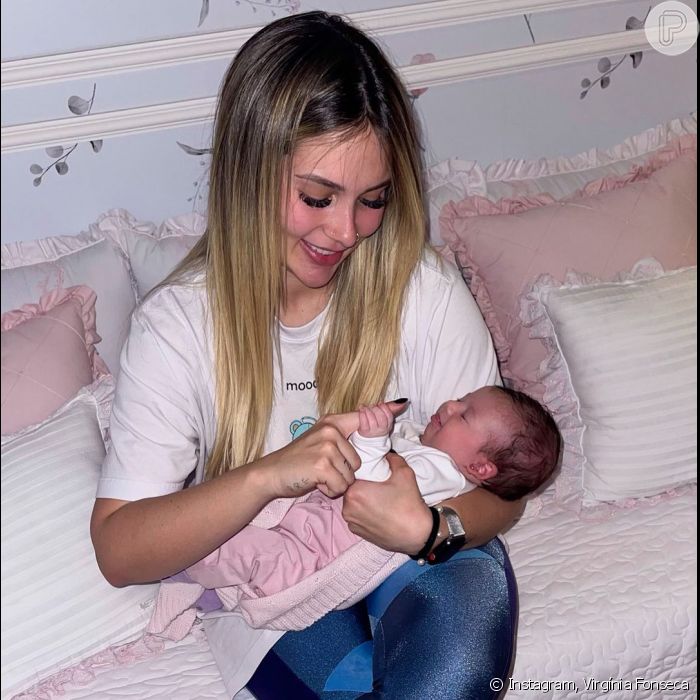 Filha de Virgínia Fonseca e Zé Felipe, Maria Alice divertiu a mãe ao apertar o seu dedo
