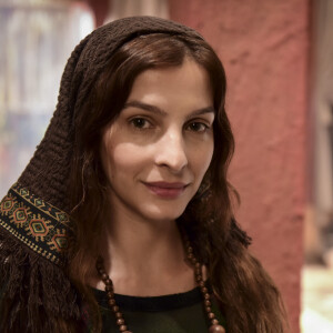 Na novela 'Gênesis', Lia (Michelle Batista) assume o lugar da irmã, Raquel (Thais Melchior), após ser desprezada por mais um homem