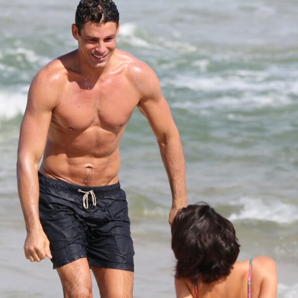 Cauã Reymond e Andreia Horta na gravação da novela 'Um lugar ao sol'