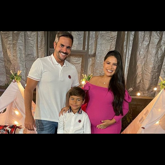 Simone e marido Kaká Diniz revelam já ter sido flagrados na cama por filho mais velho Henry, de 6 anos