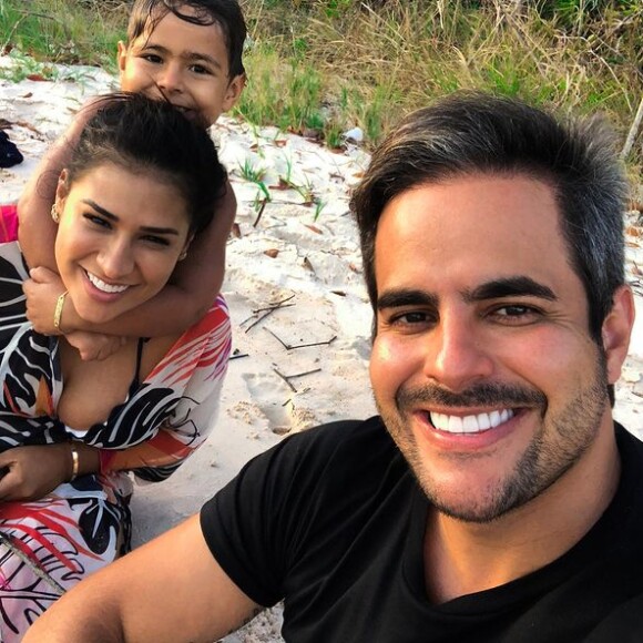 Simone e Kaká Diniz foram flagrados na hora do sexo por filho mais velho Henry, de 6 anos