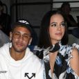 Fas de Bruna Marquezine trocam farpas em portagem recente de atriz por causa de Neymar