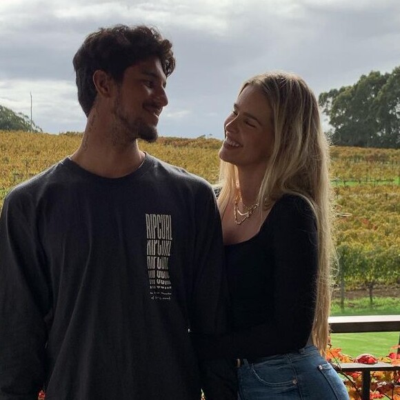 Gabriel Medina protestou após a mulher, Yasmin Brunet, não ser credenciada para a Olimpíada