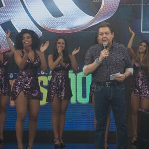 Faustão terá um time de 20 bailarinas em seu programa na Band, que estreia em janeiro de 2021