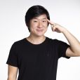 Pyong Lee é hipnólogo e está no reality 'Ilha Record'