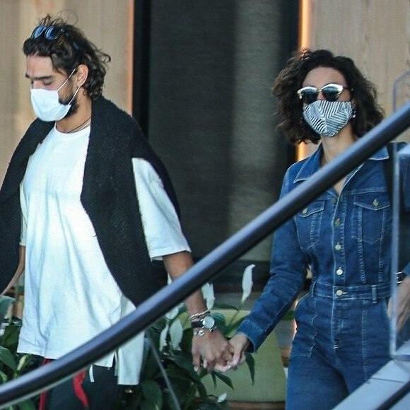 Débora Nascimento e o namorado, Marlon Teixeira, engataram relação no começo de 2021