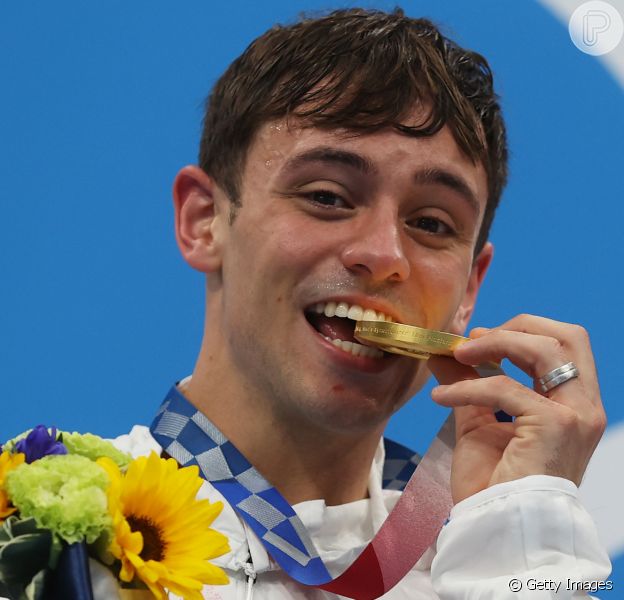 Atleta olímpico, Tom Daley surpreende com peças de crochê ...