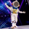 Web aponta Thiago Abravanel como famoso fantasiado de astronauta na estreia do 'The Masked Singer Brasil'