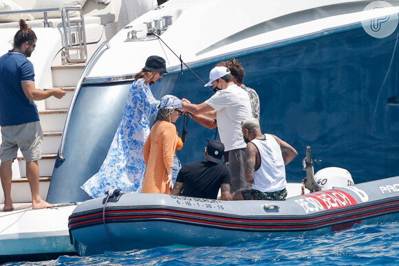 Bruna Biancardi e Neymar foram vistos juntos pela primeira vez durante passeio de barco em Ibiza, na Espanha