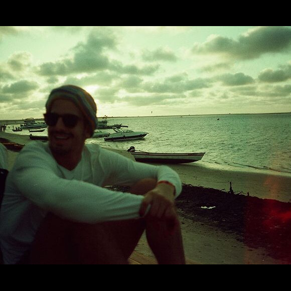 Enzo Celulari viajou para o Maranhão com amigos e família