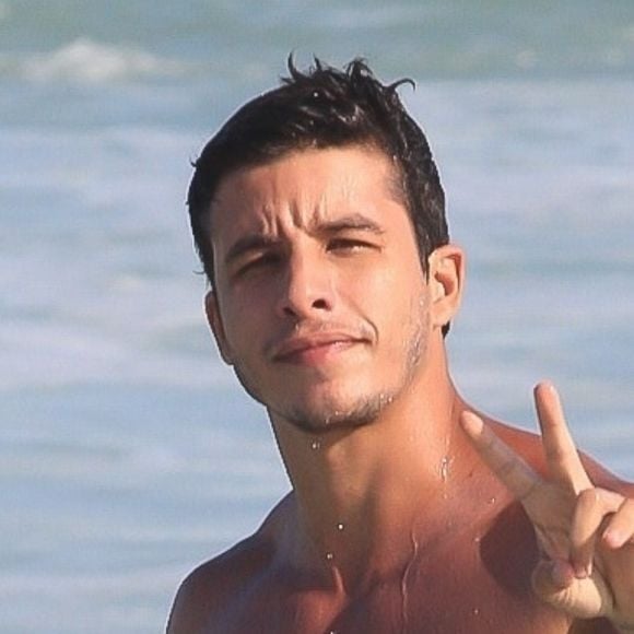 Ricky Tavares: saiba curiosidades do ator clicado com Bruna Marquezine em intervalo de gravações da série 'Maldivas'