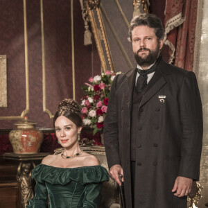 Na novela 'Nos Tempos do Imperador', Dom Pedro II (Selton Mello) vai concordar com proposta de viagem de Caxias (Jackson Antunes) em plano de Teresa (Letícia Sabatella) para afastá-lo de Luísa (Mariana Ximenes)