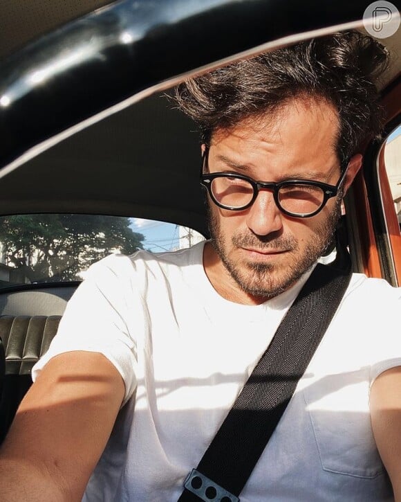 Victor Collor é empresário, modelo e fotógrafo. Ex-namorado de Mariana Ximenes, de 33 anos, não se sente pronto para casar e ter filhos, diz seu amigo