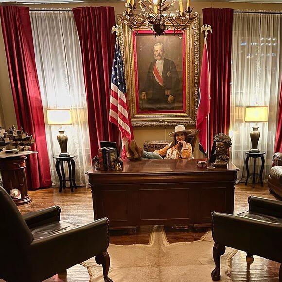 Maiara tentou cantar 'I Want It That Way' sucesso dos Backstreet Boys, com Brian