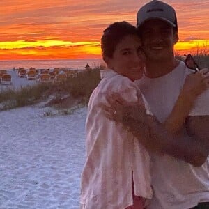 Rebeca Abravanel celebrou 32 anos do marido, Alexandre Pato, com declaração na web