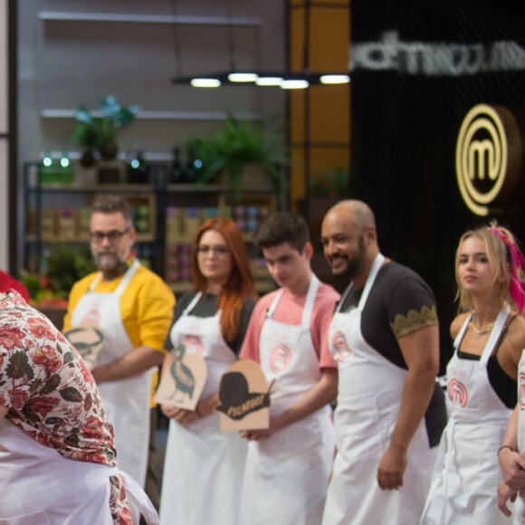 'MasterChef 2021': receitas sugeridas pelos fãs para prova de eliminação do próximo episódio contarão com torta de morango, bacalhoada, baião de dois, entre outras