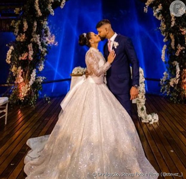 Vestido de noiva, decoração e mais: Viviane Araújo mostra todos os detalhes do casamento