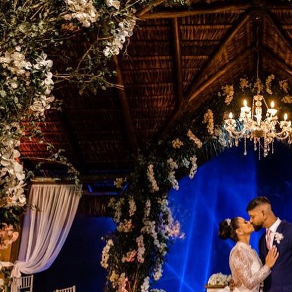 Viviane Araújo e Guilherme Militão escolheram local com muita natureza para o casamento