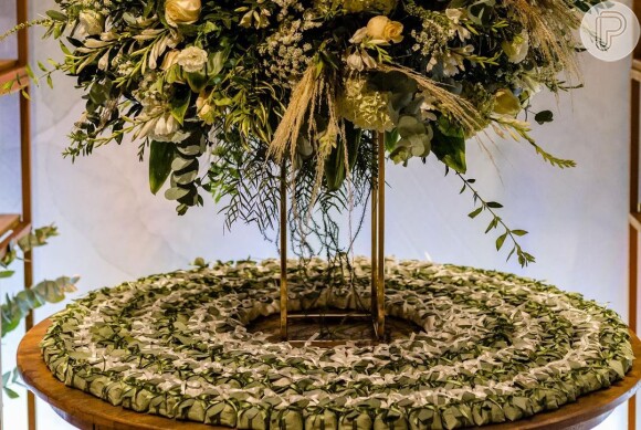 Casamento de Viviane Araújo teve mesa de bem-casados em tons de verde e branco