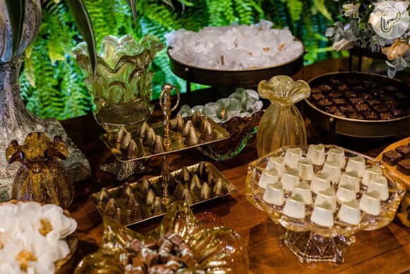 Detalhes da mesa de doces do casamento de Viviane Araújo e Guilherme Militão