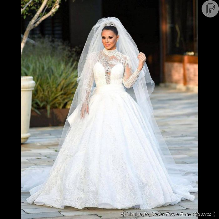 Vestido de noiva de Viviane Araújo foi do estilista Lucas Anderi