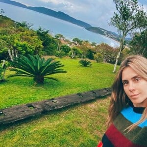 Carolina Dieckmann também gosta de mostrar os detalhes de onde está para os seguidores e amigos