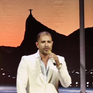 Diogo Nogueira apresentou sucessos do álbum 'Samba de Verão'