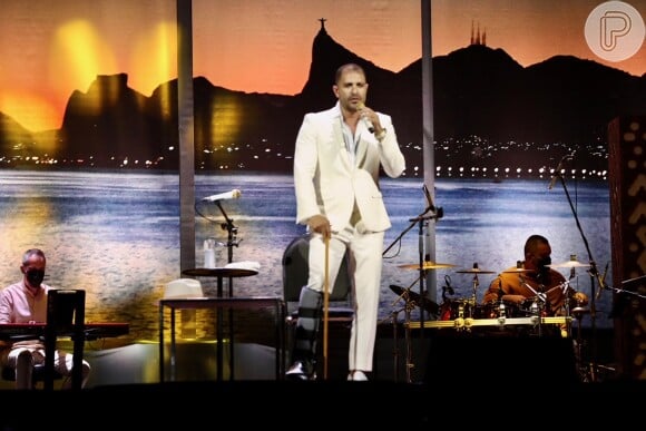 Diogo Nogueira apresentou sucessos do álbum 'Samba de Verão'