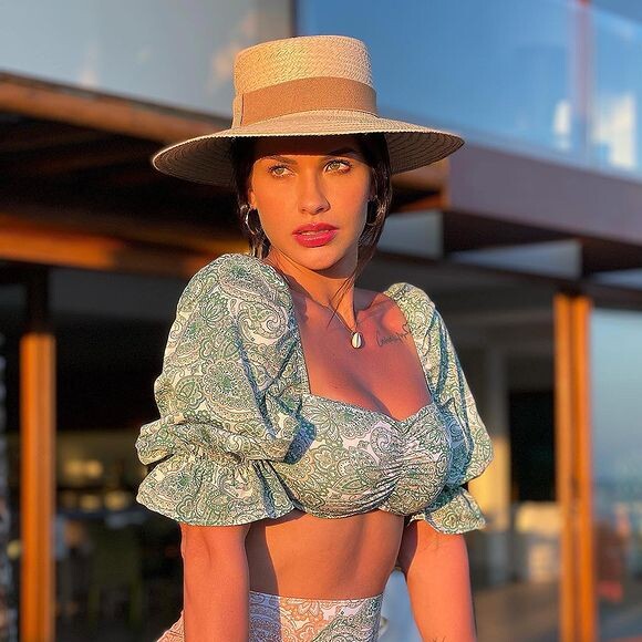 Andressa Suita recentemente encontrou Sabrina Sato em um evento publicitário e elogiou o corpo da apresentadora