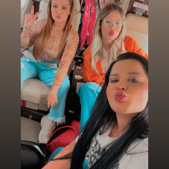 Looks de Maraisa e Marília Mendonça têm calça jeans como protagonista