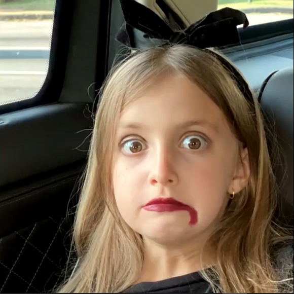 Angélica comemorou o aniversário de 9 anos da filha Eva em homenagem com fotos inéditas em vídeo do Instagram