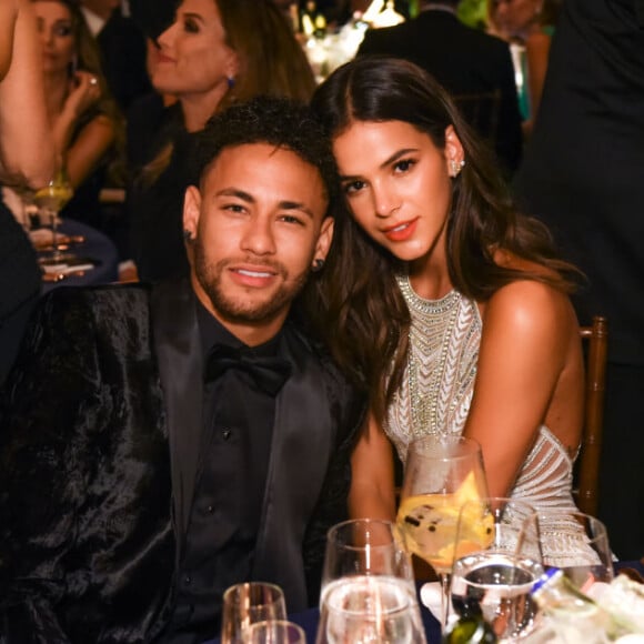 Neymar e a ex Bruna Marquezine evitaram se encontrar em desfile em Paris