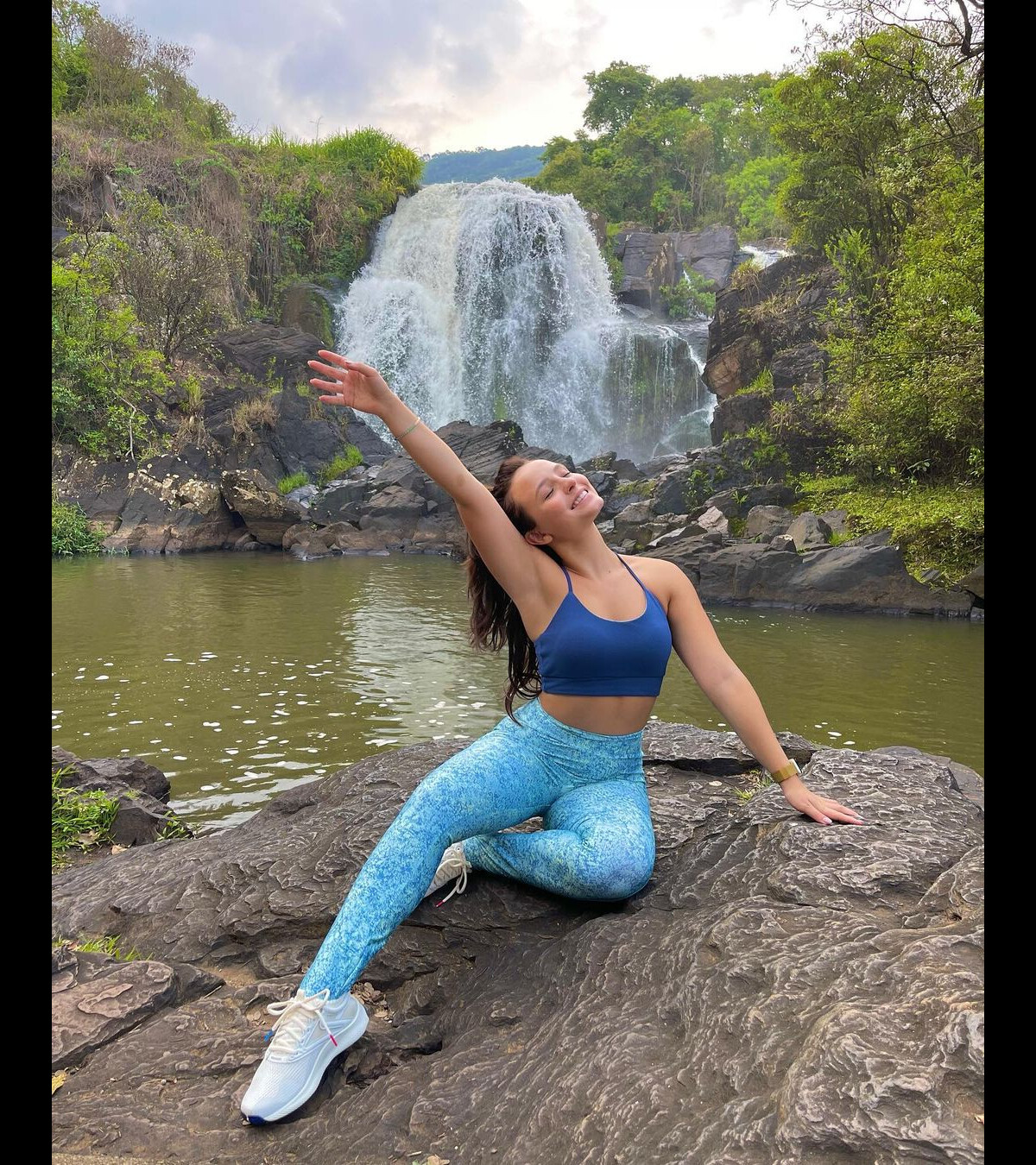 Foto Larissa Manoela Exibiu Fotos Em Dia Na Cachoeira Purepeople