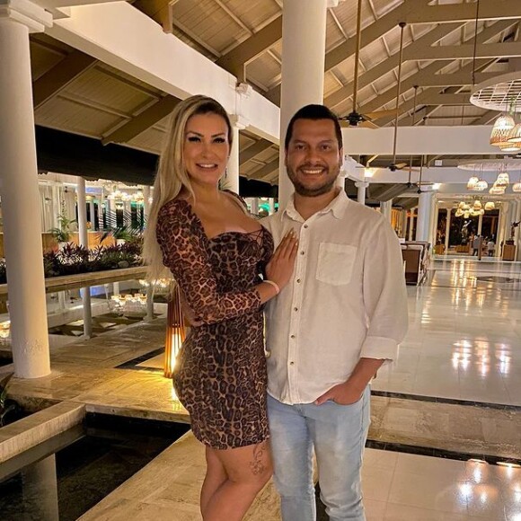 Andressa Urach é casada com o oficial de Justiça Thiago Lopes