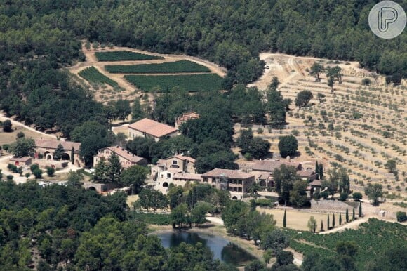 Imagem aérea da propriedade de Brad Pitt e Angelina Jolie na França